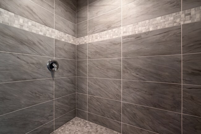 Building Photo - 904 NE 43rd Terrace