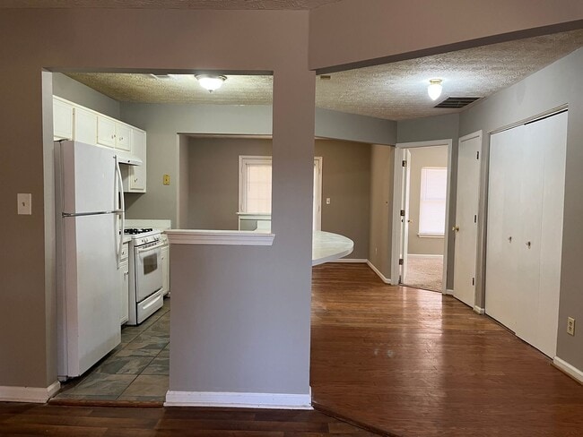 Building Photo - Ranch style home in Stockbridge