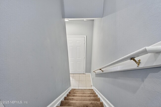 Building Photo - 7229 Deerfoot Cir