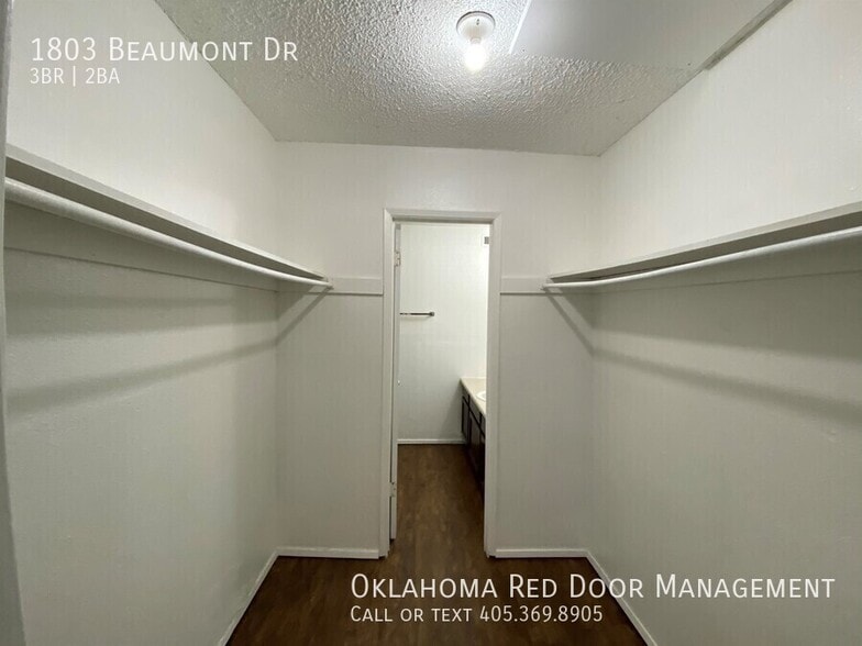 Building Photo - 1803 Beaumont Dr
