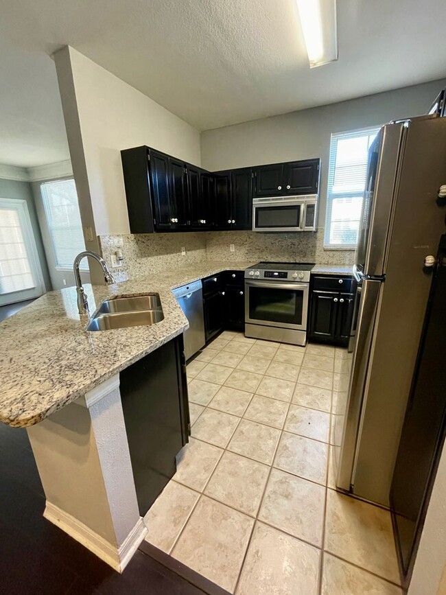 Building Photo - Hampton's West 1 Bed /1 Bath