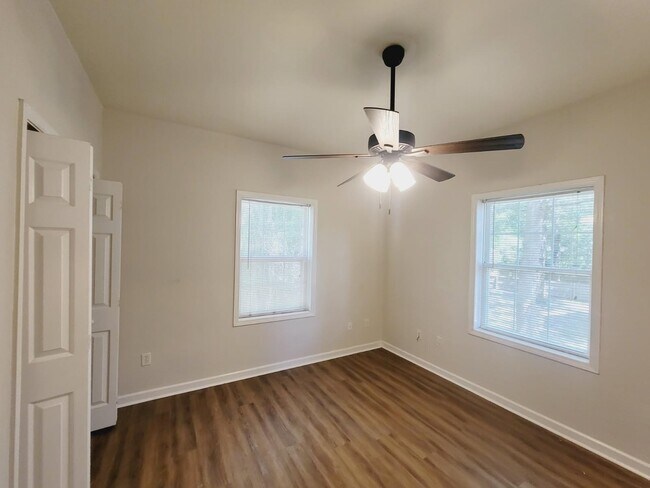Building Photo - 2770 Weaver Dr