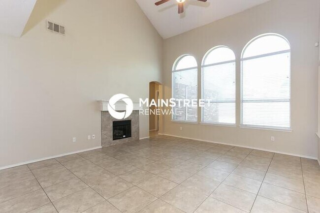 Building Photo - 5 Bedroom Pet-Friendly Home in DeSoto, TX ...