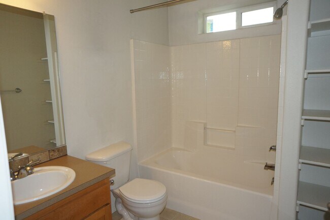 Building Photo - 2738 NW Kennedy Ct