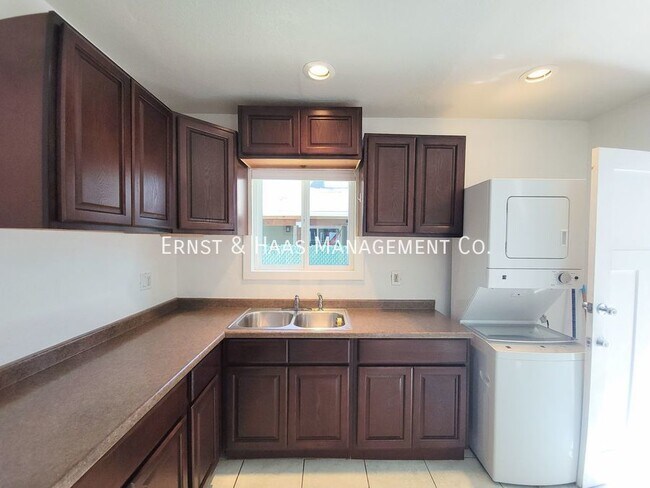 Building Photo - 12 53rd St