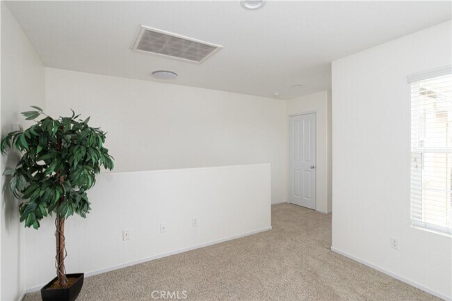 Building Photo - 1425 Crown Cir