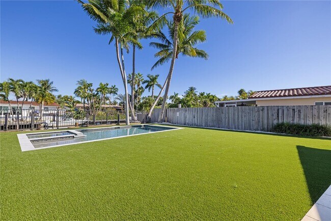 Building Photo - 1709 SW 5th Pl