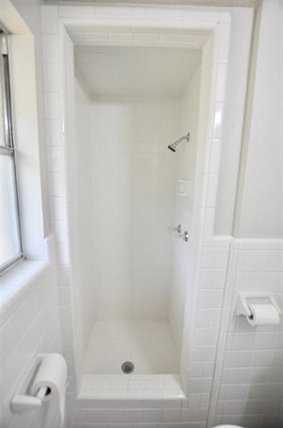 Building Photo - 1204 Bois D Arc St