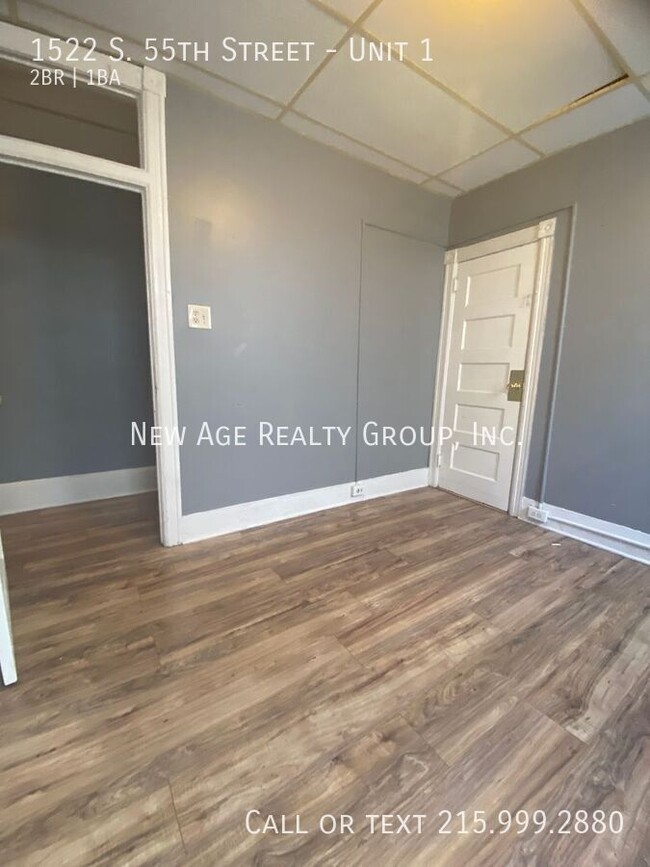 Building Photo - Two bedroom apartment Kingsessing Area!