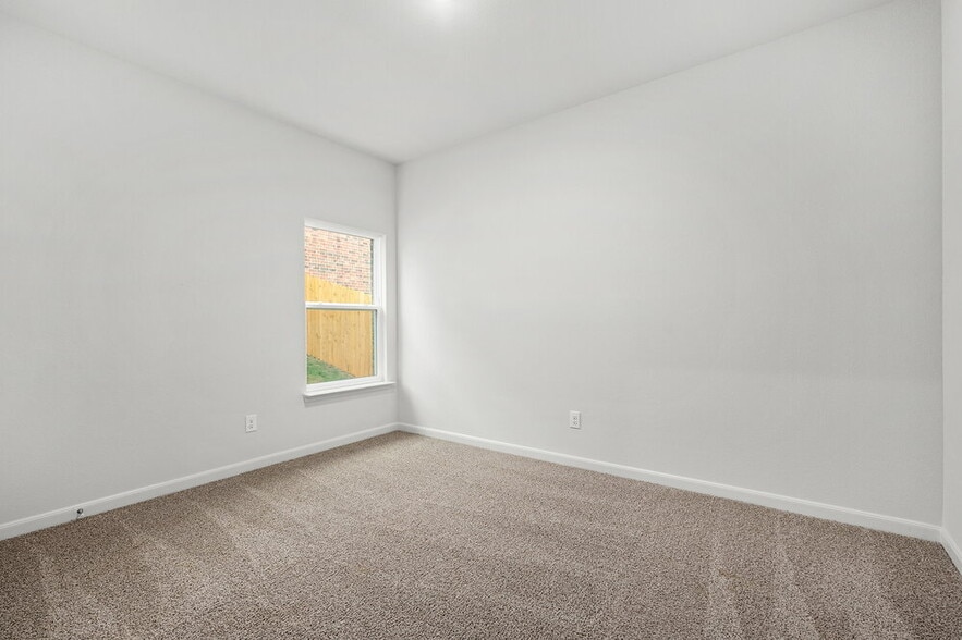 Building Photo - 306 Patton Ln