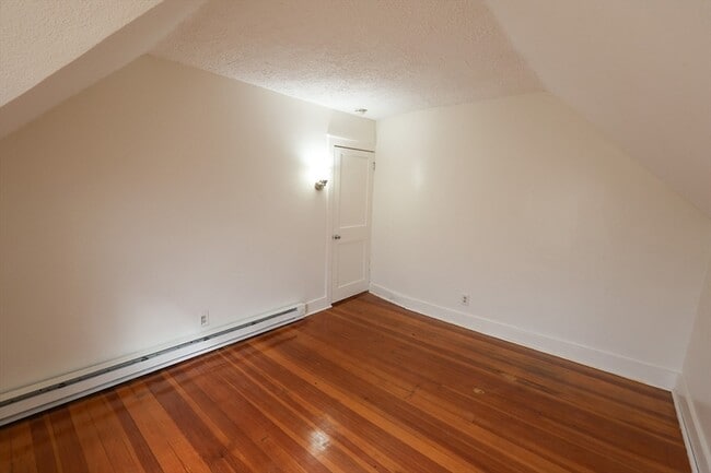 Building Photo - 498 Whipple St