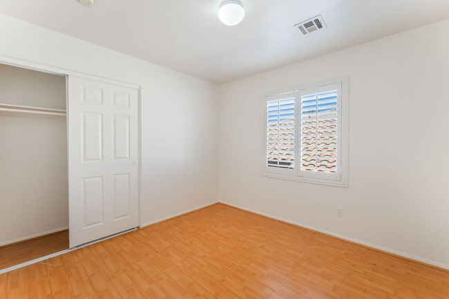 Building Photo - Spacious Home with Timeless Charm!