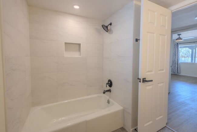 Building Photo - Green Valley Country Club Estates! 55+ Community, at least one person residing in the home must b...