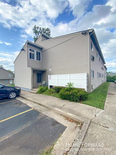 Building Photo - 562 Woodland Ave