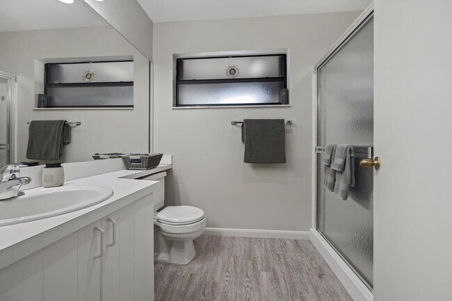 Building Photo - 2482 Bedford Mews Dr