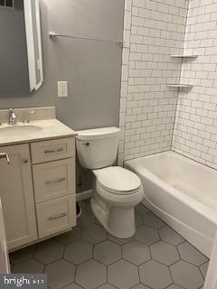 Building Photo - 704 Kings Ln