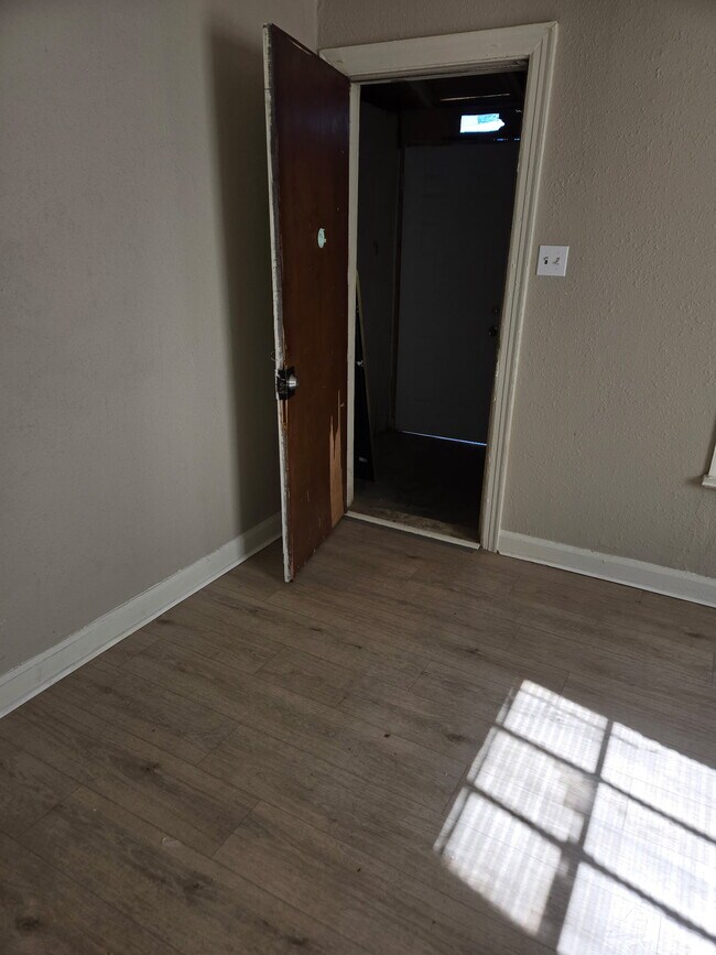 Building Photo - 1518 Chandler St