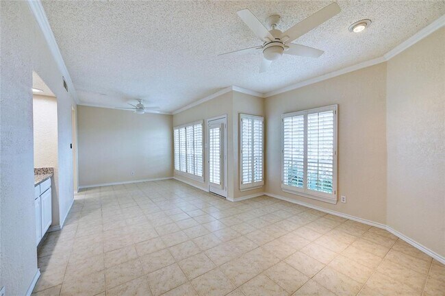 Building Photo - 921 Marine Dr
