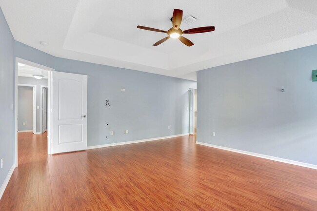 Building Photo - 6144 NW 78th Ct