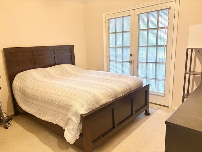 Building Photo - 1327 Barrington Dr