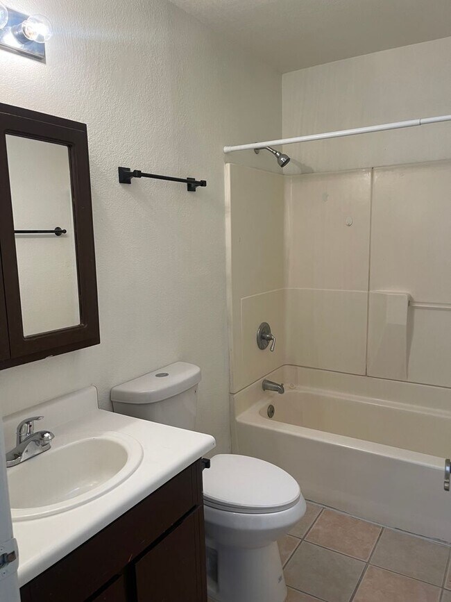 Building Photo - 2470 S. Mt. View