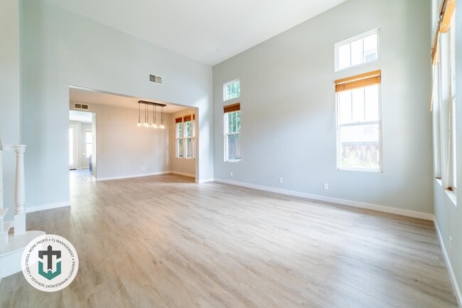 Building Photo - 15804 Caminito Cantaras