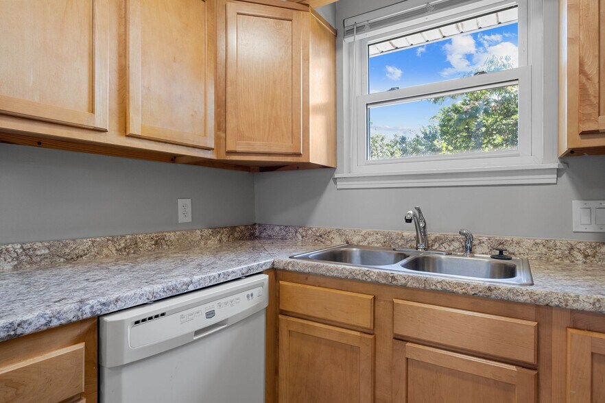 Building Photo - 5162 Hilson Rd