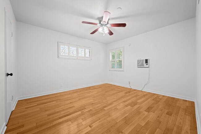 Building Photo - Renovated 3BR 2BA in Prime Beverly Hills | In-Unit W/D + Parking