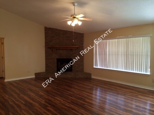 Building Photo - 515 Risen Star Dr