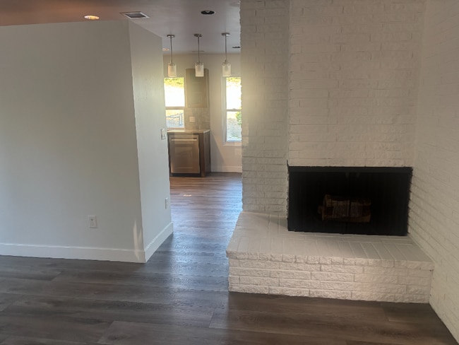 Building Photo - 2058 Steiger Ln