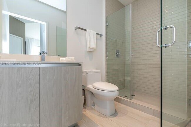 Building Photo - 4010 S Ocean Dr