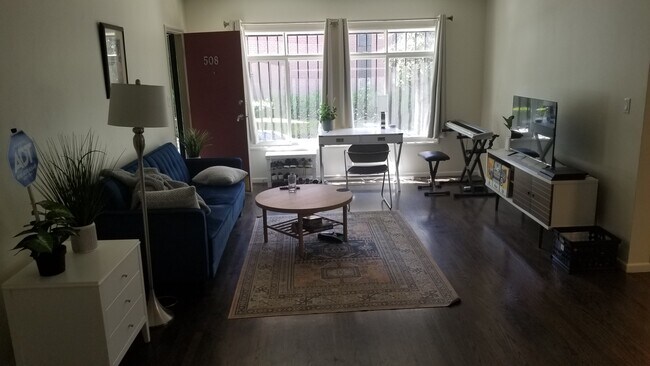 Livingroom overlooking street - 500 Midvale Ave