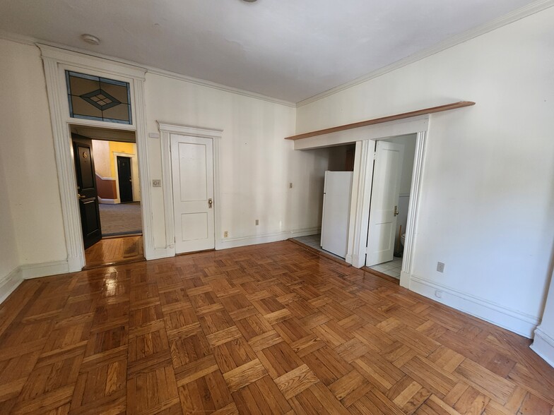 Building Photo - 121 Jersey St