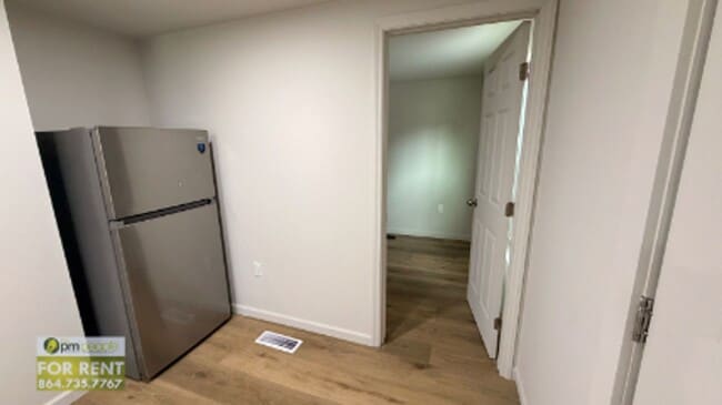 Building Photo - Completely Updated Easley 2/1 Available Now!