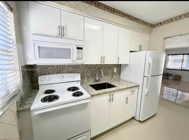 Primary Photo - 3600 SW 9th Terrace
