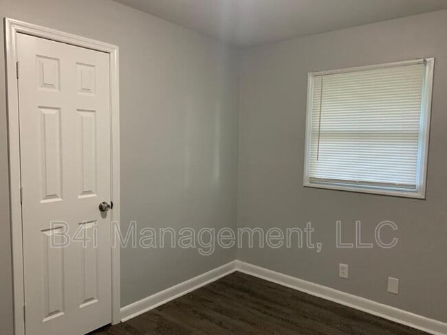 Building Photo - 4807 Gardiner Dr