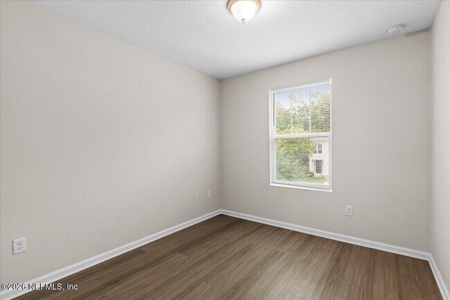 Building Photo - 8206 Halls Hammock Ct