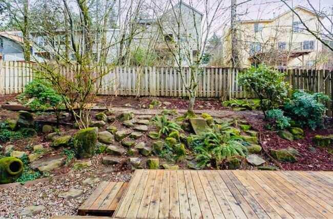 Building Photo - Adorable SW Portland Home Now Available