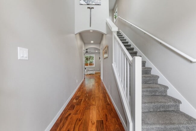 Building Photo - Beautiful home in SW Bend!  Large fenced i...