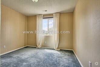 Building Photo - 3 Bed, 2.5 Bath Home in Beaverton near Wes...