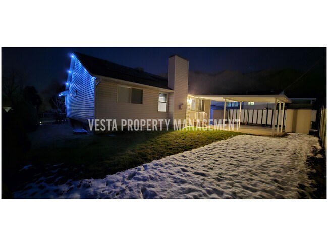 Building Photo - 981 Hudson St