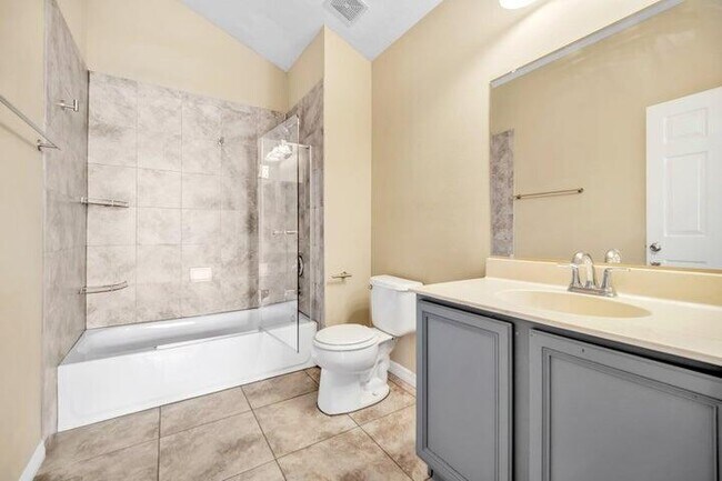 Building Photo - 1355 SW Porter Rd