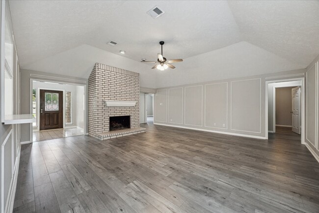 Building Photo - 15974 Knolls Lodge Dr