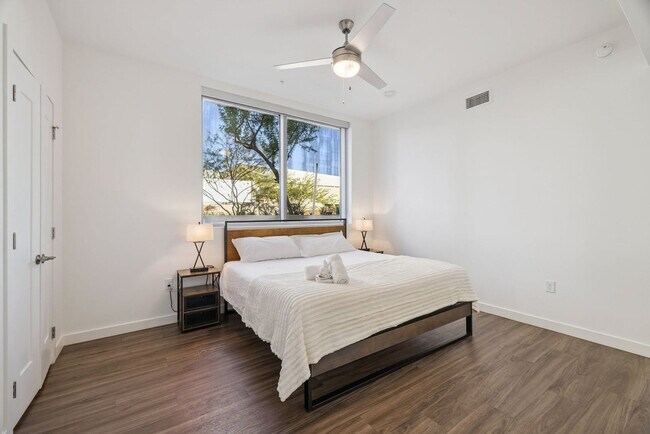 Building Photo - 222 E Jefferson St