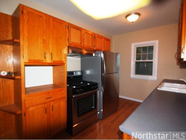 Building Photo - Beautiful 3 Bedroom Home in St.Paul!