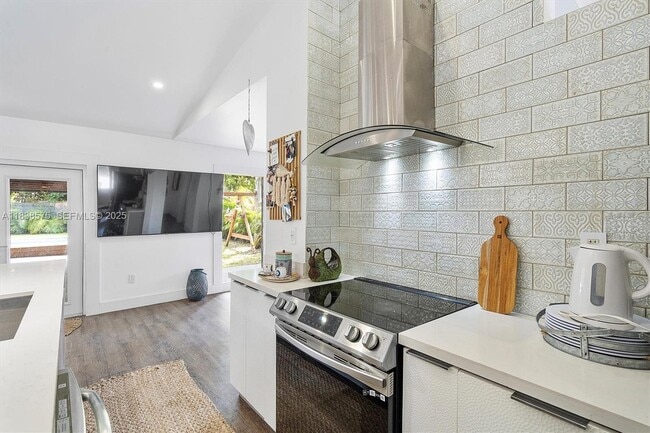 Building Photo - 266 NE 117th St