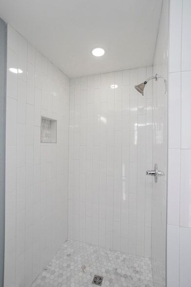 Building Photo - 1111 Westchester Dr