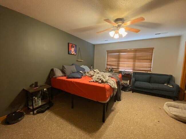 Building Photo - $2,250 | 4 Bedroom, 3.5 Bathroom Duplex | ...