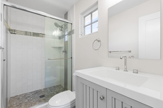 Building Photo - 193 Carmel Ave