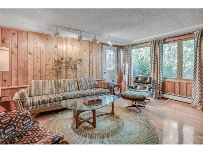 Building Photo - 400 Natchez Ave N